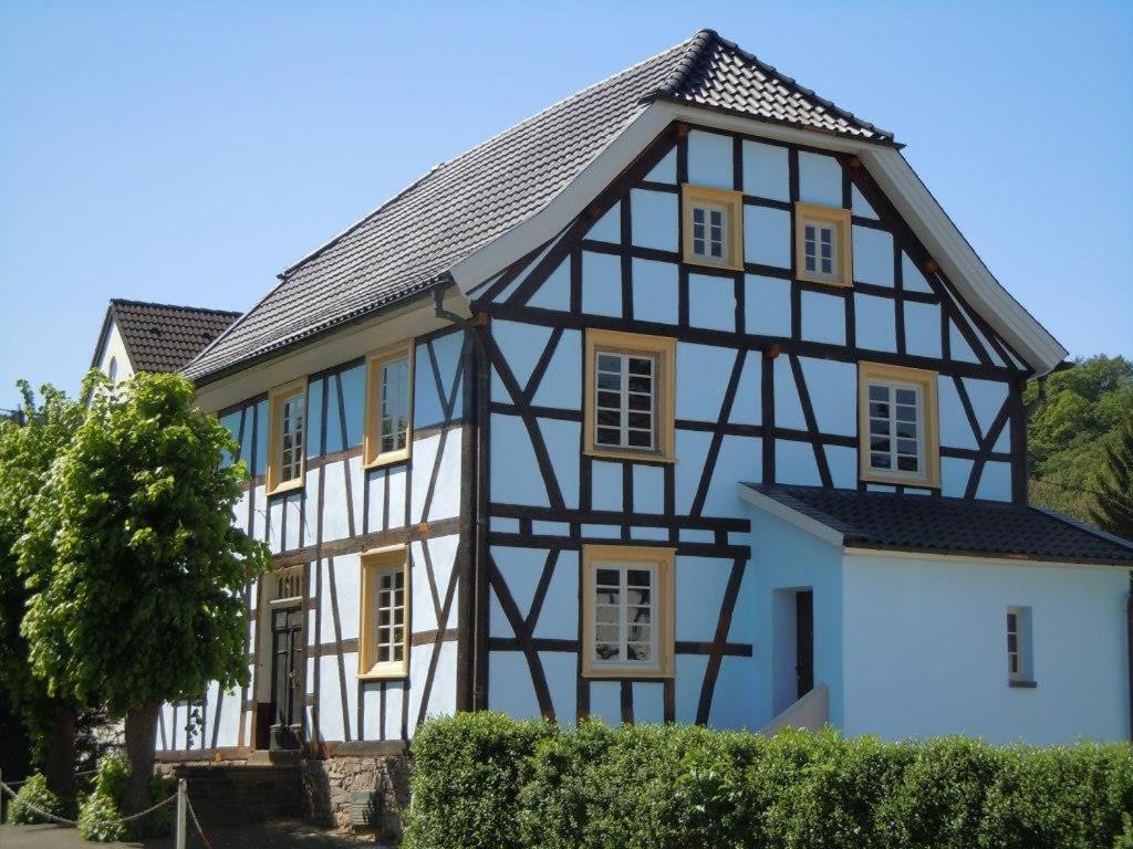 Anno 1772 Bed & Breakfast Dattenfeld Bagian luar foto